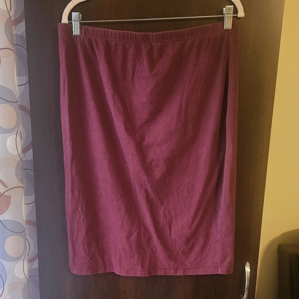 Faded Glory Women's Skirt in Rich Burgundy